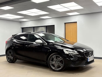 Used Volvo V40 2017 for sale - 76092852: Photo