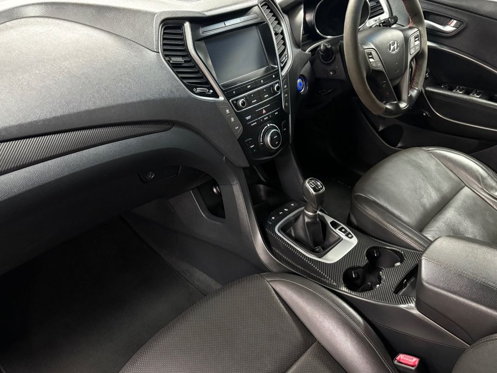 Used Hyundai Santa Fe 2018 for sale - 76582352: Photo 10