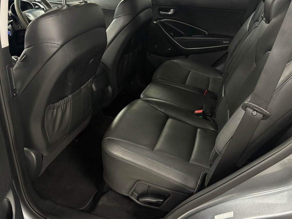 Used Hyundai Santa Fe 2018 for sale - 76582352: Photo 11