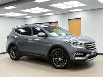Used Hyundai Santa Fe 2018 for sale - 76582352: Photo