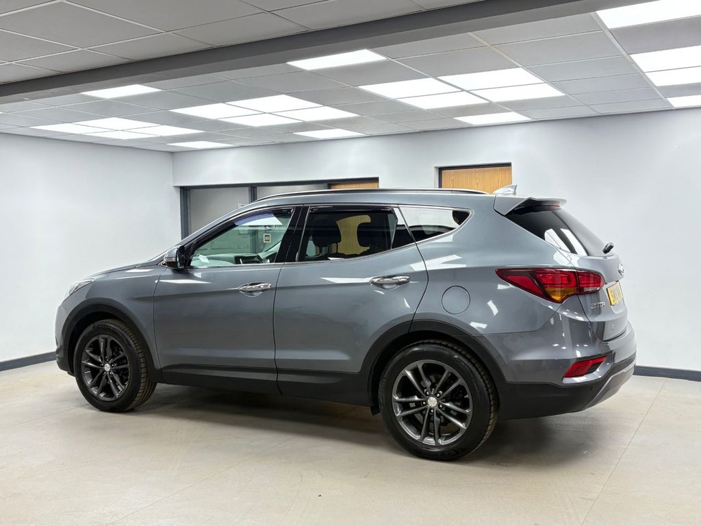 Used Hyundai Santa Fe 2018 for sale - 76582352: Photo 5