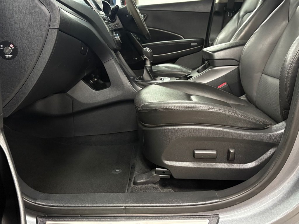 Used Hyundai Santa Fe 2018 for sale - 76582352: Photo 7