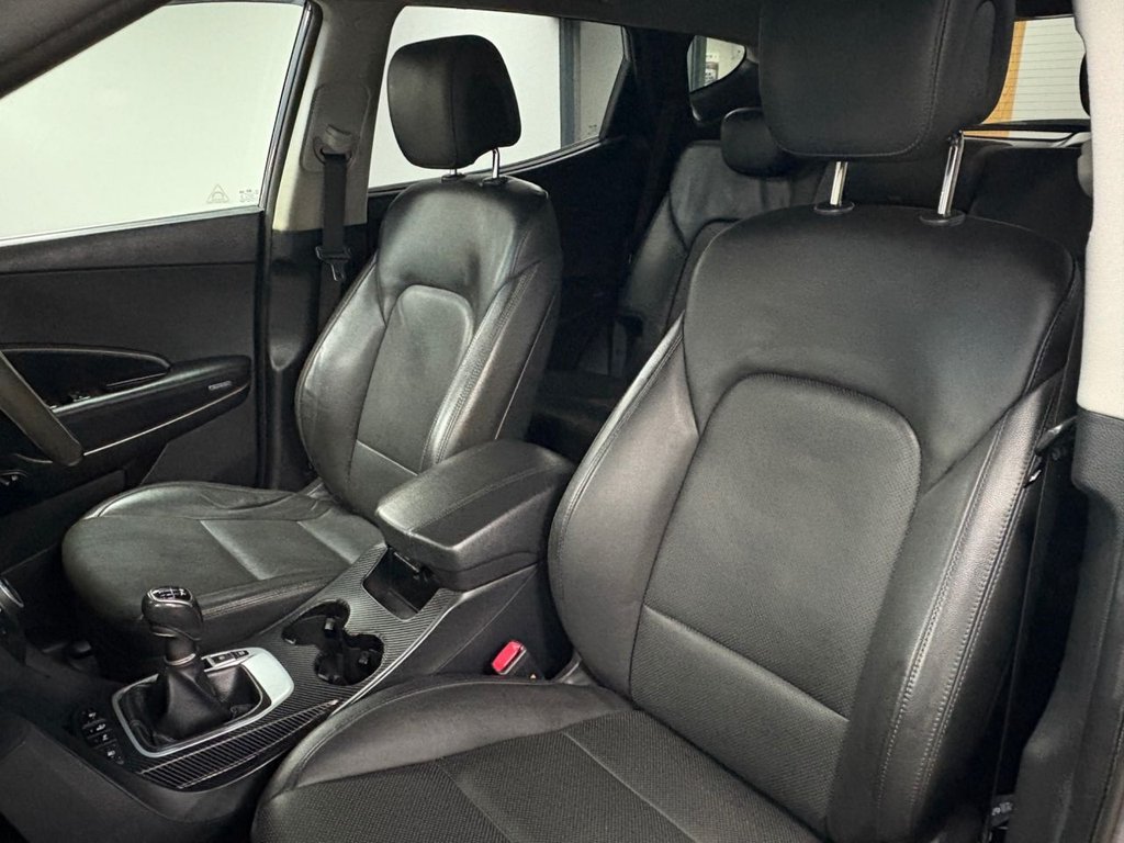 Used Hyundai Santa Fe 2018 for sale - 76582352: Photo 9