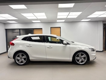 Used Volvo V40 2017 for sale - 78514541: Photo