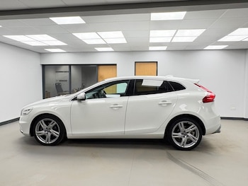 Used Volvo V40 2017 for sale - 78514541: Photo
