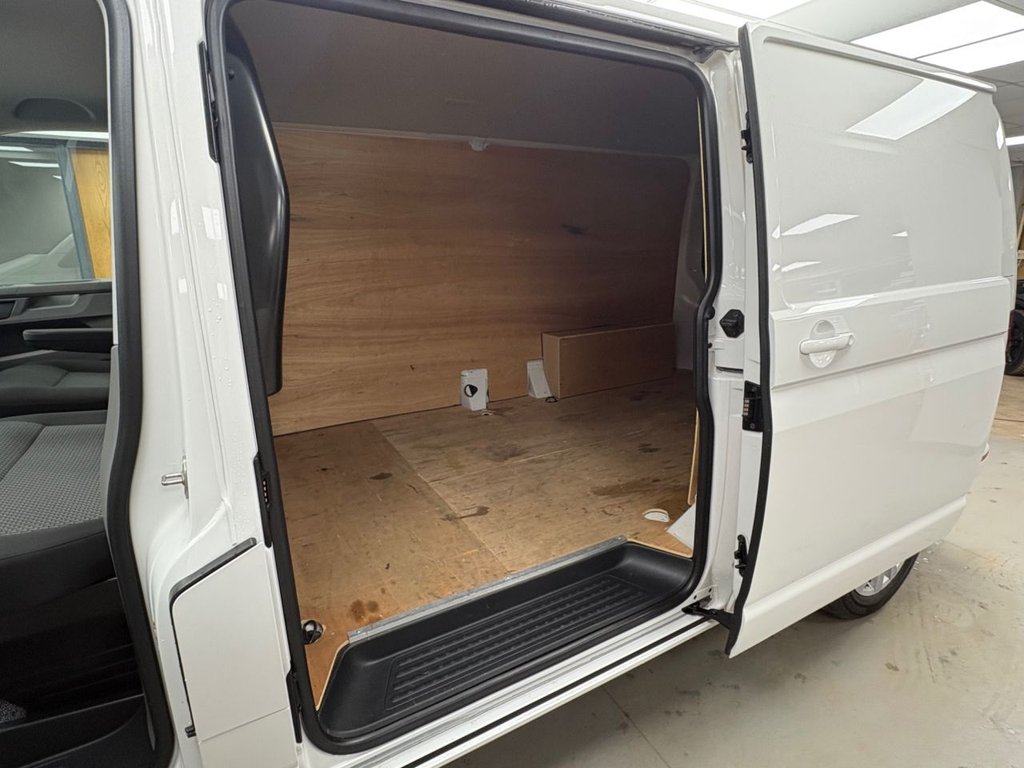 Used Volkswagen Transporter 2024 for sale - 77463999: Photo 10