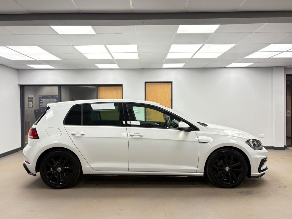 Used Volkswagen Golf 2017 for sale - 76841235: Photo 3