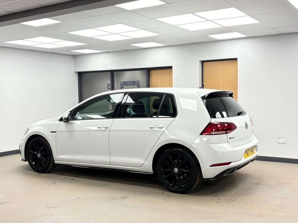 Used Volkswagen Golf 2017 for sale - 76841235: Photo 5