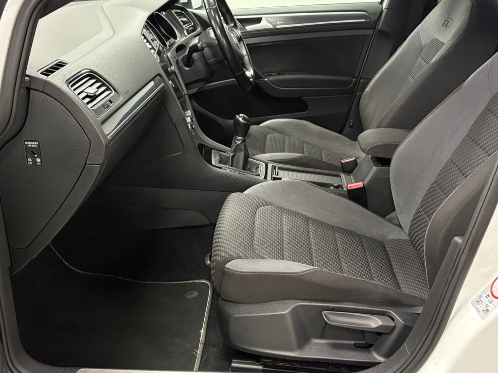 Used Volkswagen Golf 2017 for sale - 76841235: Photo 8