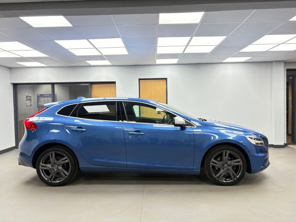 Used Volvo V40 2018 for sale - 76547131: Photo 3