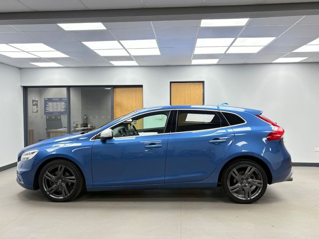 Used Volvo V40 2018 for sale - 76547131: Photo 4