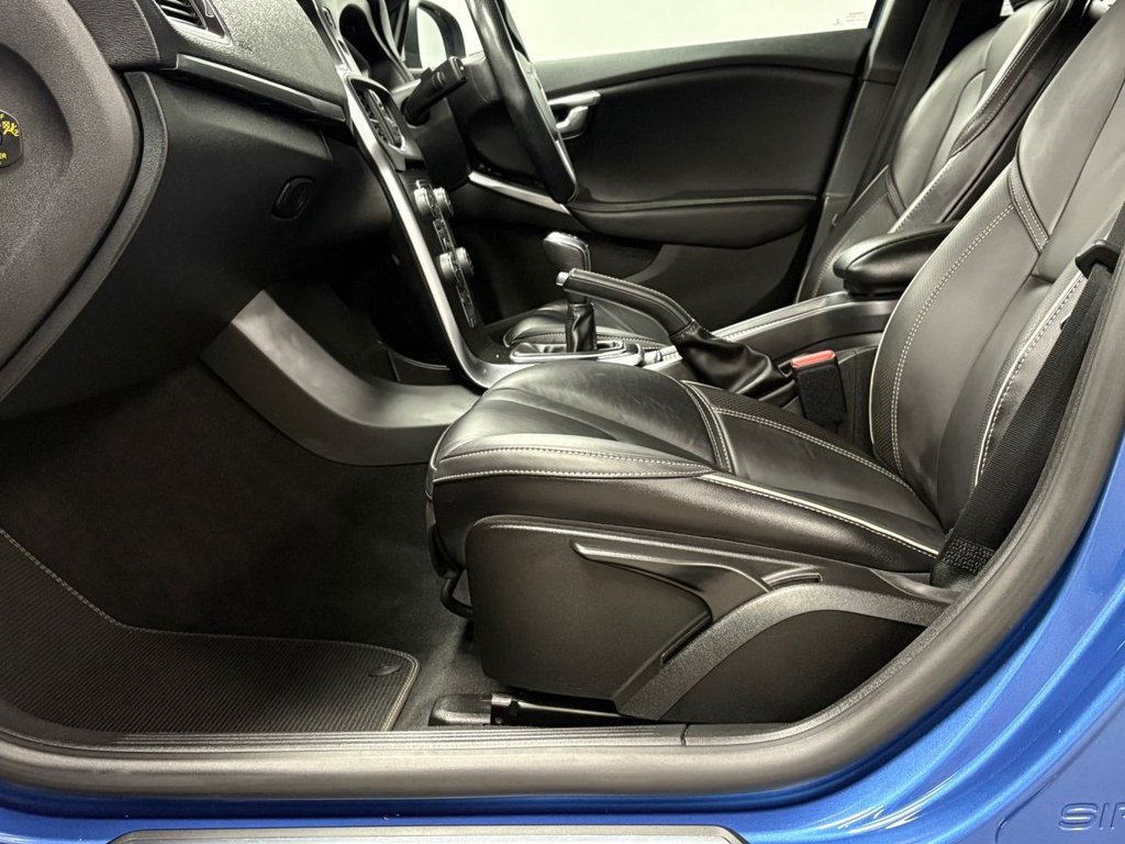 Used Volvo V40 2018 for sale - 76547131: Photo 7