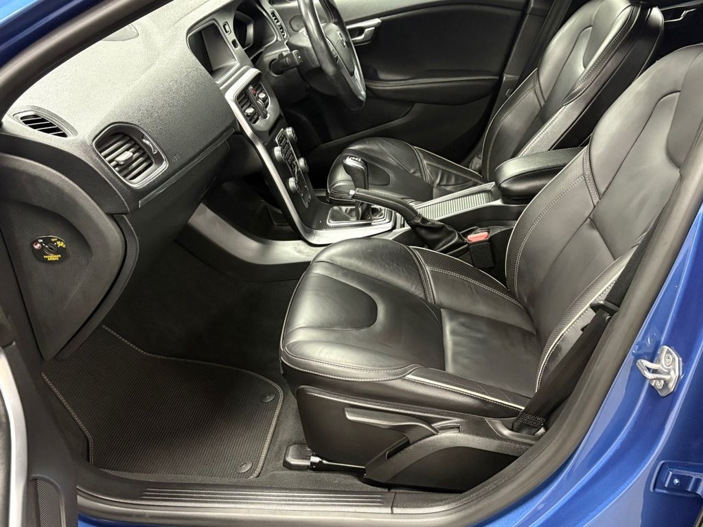 Used Volvo V40 2018 for sale - 76547131: Photo 8