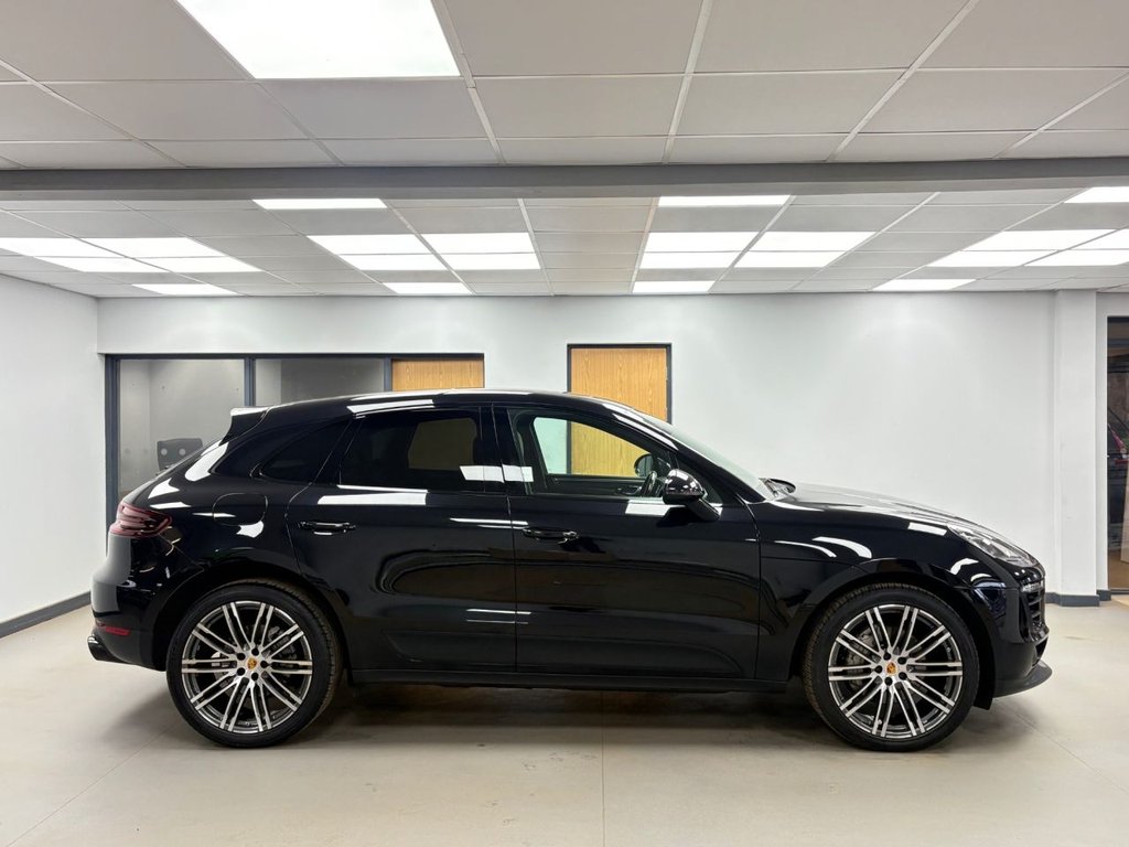 Used Porsche Macan 2017 for sale - 77976522: Photo 3