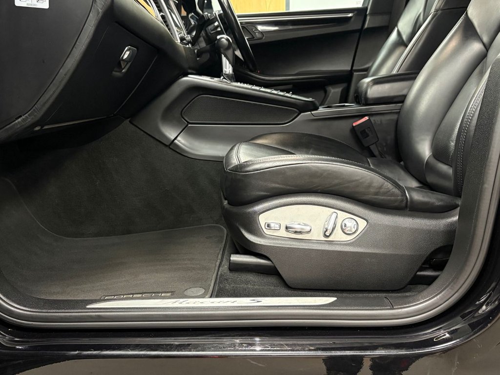 Used Porsche Macan 2017 for sale - 77976522: Photo 7