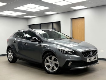 2015 (65) - 2.0 D2 Lux Hatchback 5dr Diesel Auto Euro 6 (s/s) (120 ps)