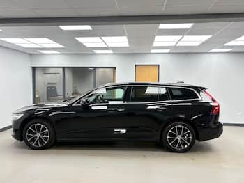 Used Volvo V60 2018 for sale - 79738189: Photo