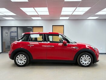 Used MINI Hatch 2019 for sale - 76698882: Photo