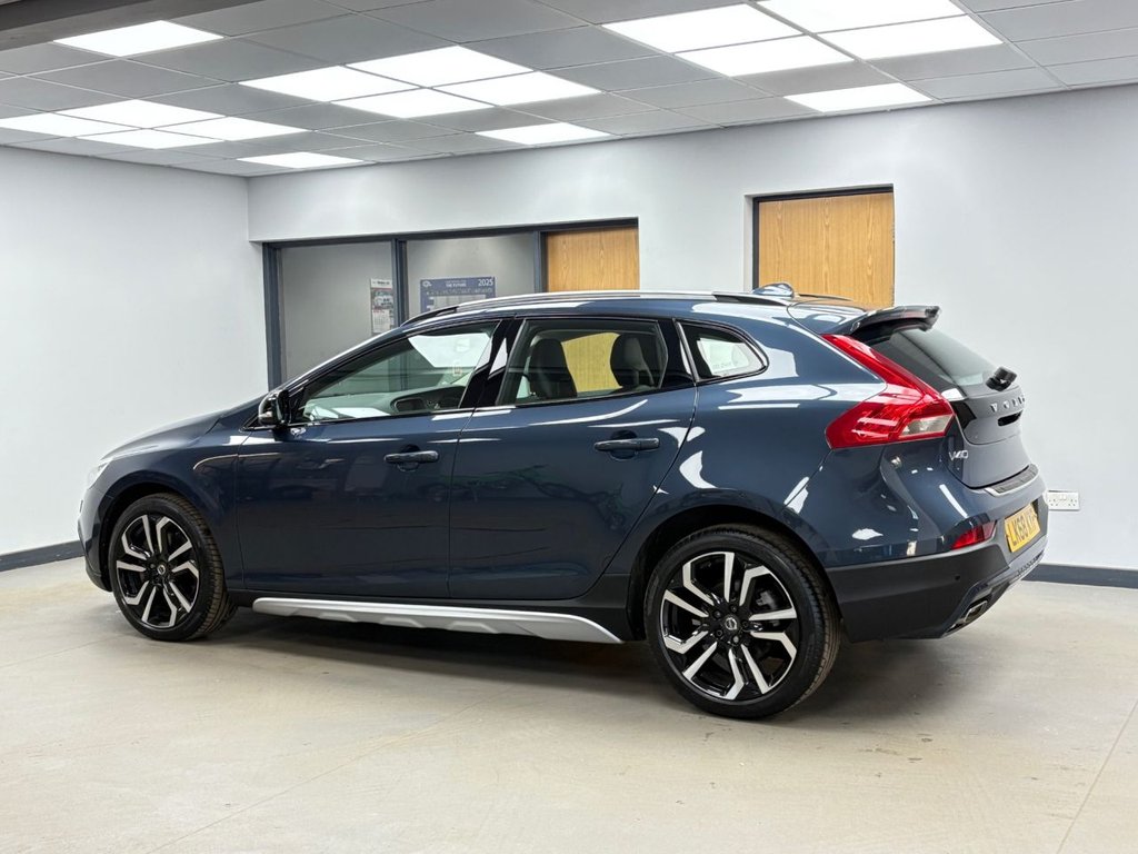 Used Volvo V40 2018 for sale - 76582565: Photo 5