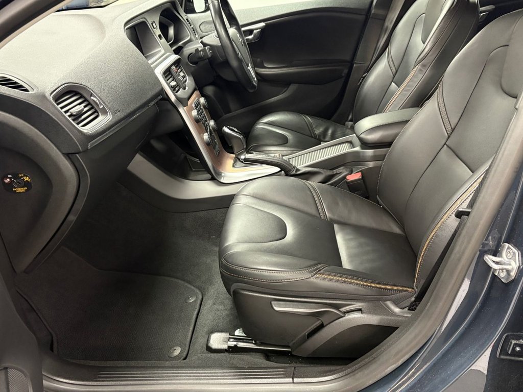 Used Volvo V40 2018 for sale - 76582565: Photo 8