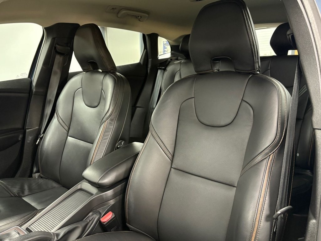 Used Volvo V40 2018 for sale - 76582565: Photo 9