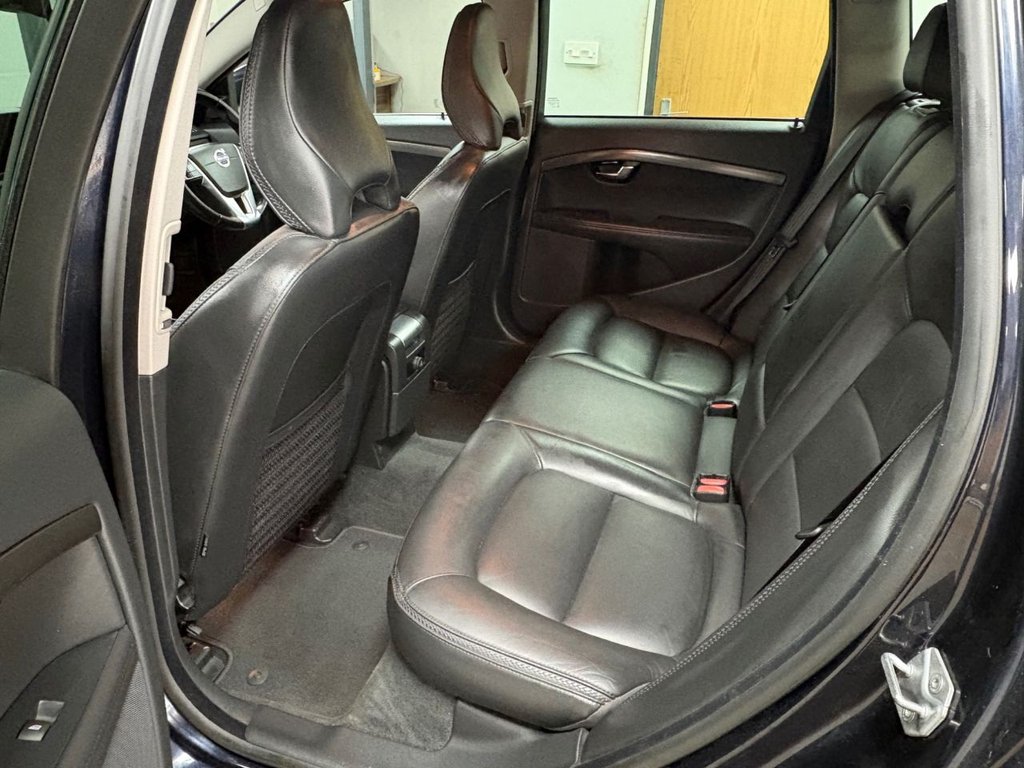 Used Volvo XC70 2016 for sale - 77976519: Photo 11