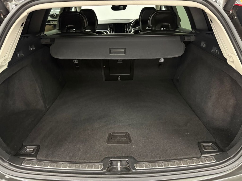 Used Volvo V60 2018 for sale - 78153994: Photo 12