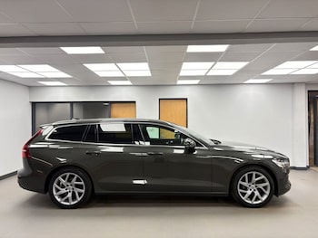 Used Volvo V60 2018 for sale - 78153994: Photo