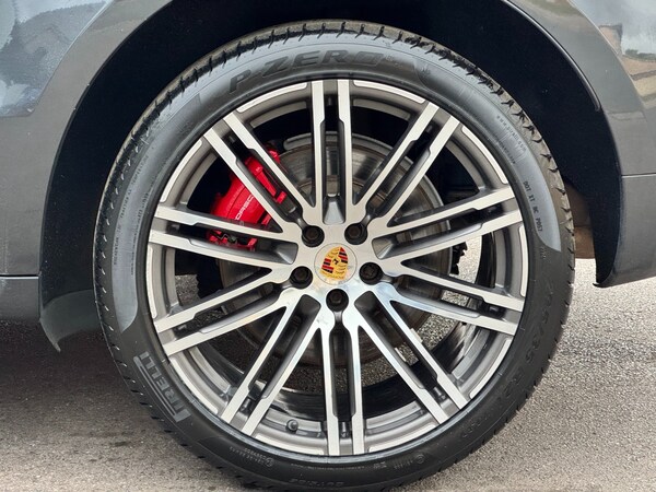 Used Porsche Macan 2018 for sale - 75706213: Photo 19