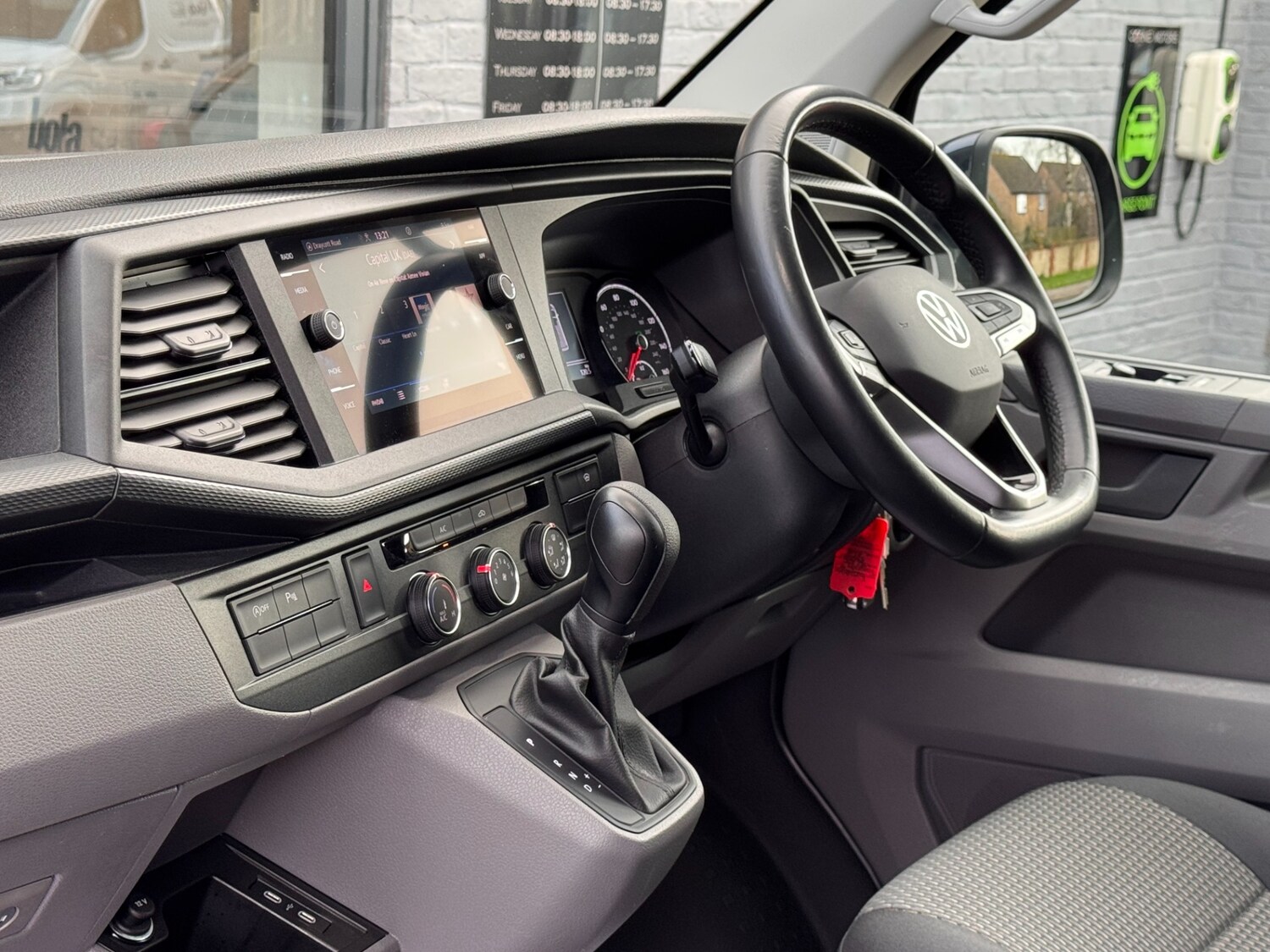 Used Volkswagen Transporter 2023 for sale - 77557200: Photo 18