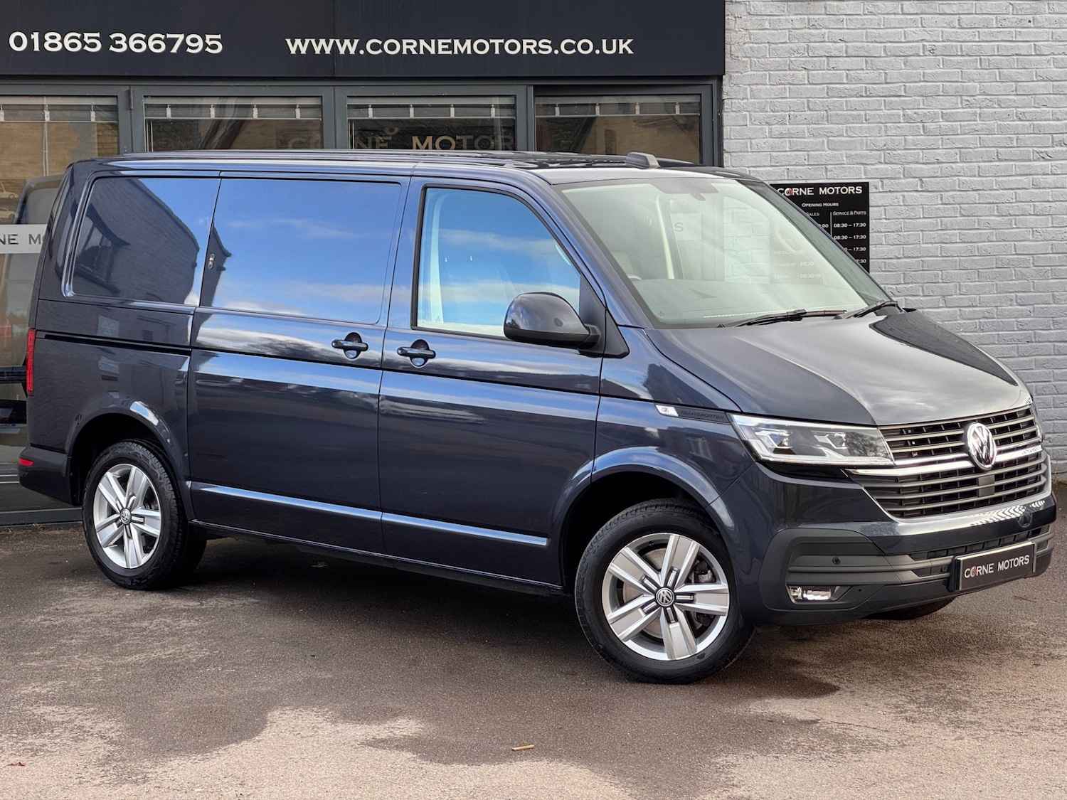 Used Volkswagen Transporter 2023 for sale - 77557200: Photo 2