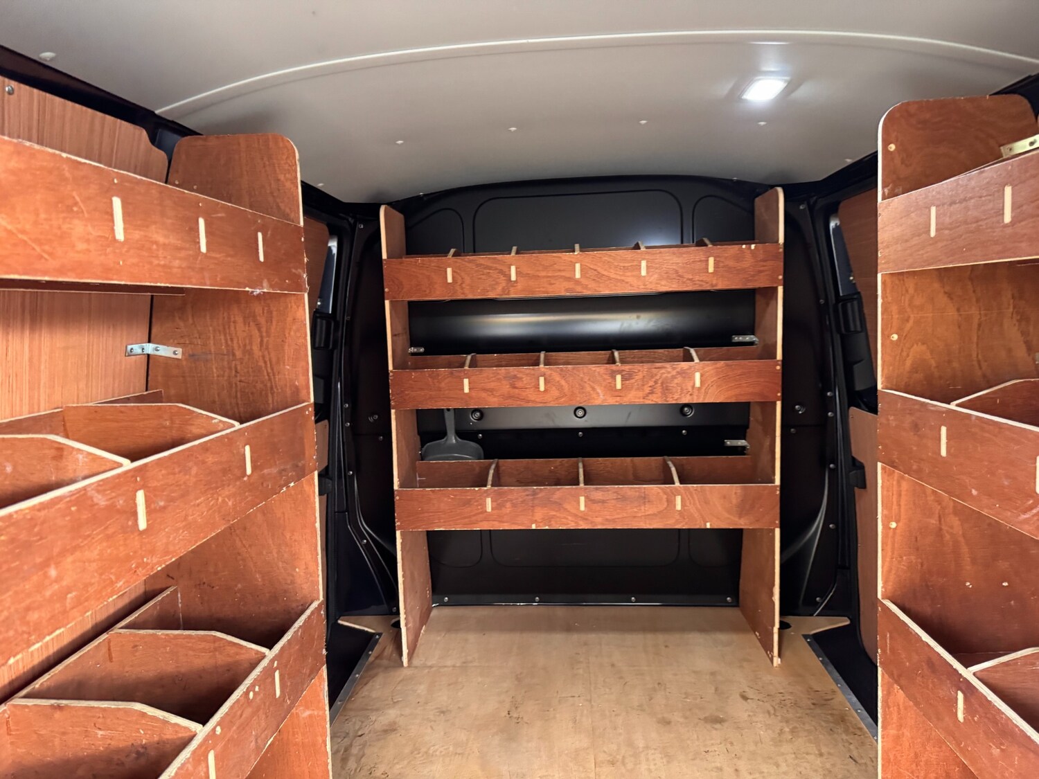 Used Volkswagen Transporter 2023 for sale - 77557200: Photo 24