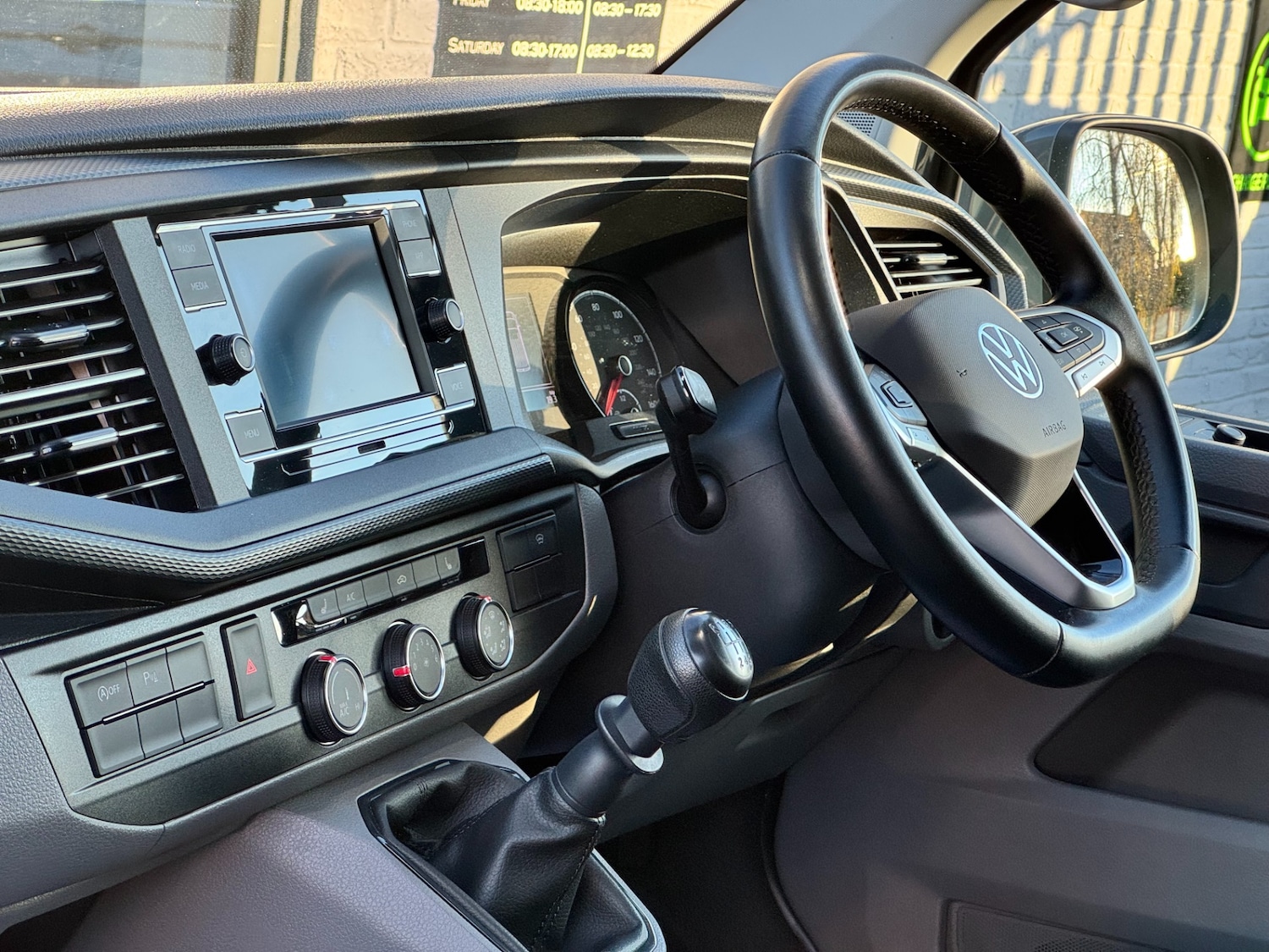 Used Volkswagen Transporter 2024 for sale - 76656468: Photo 22