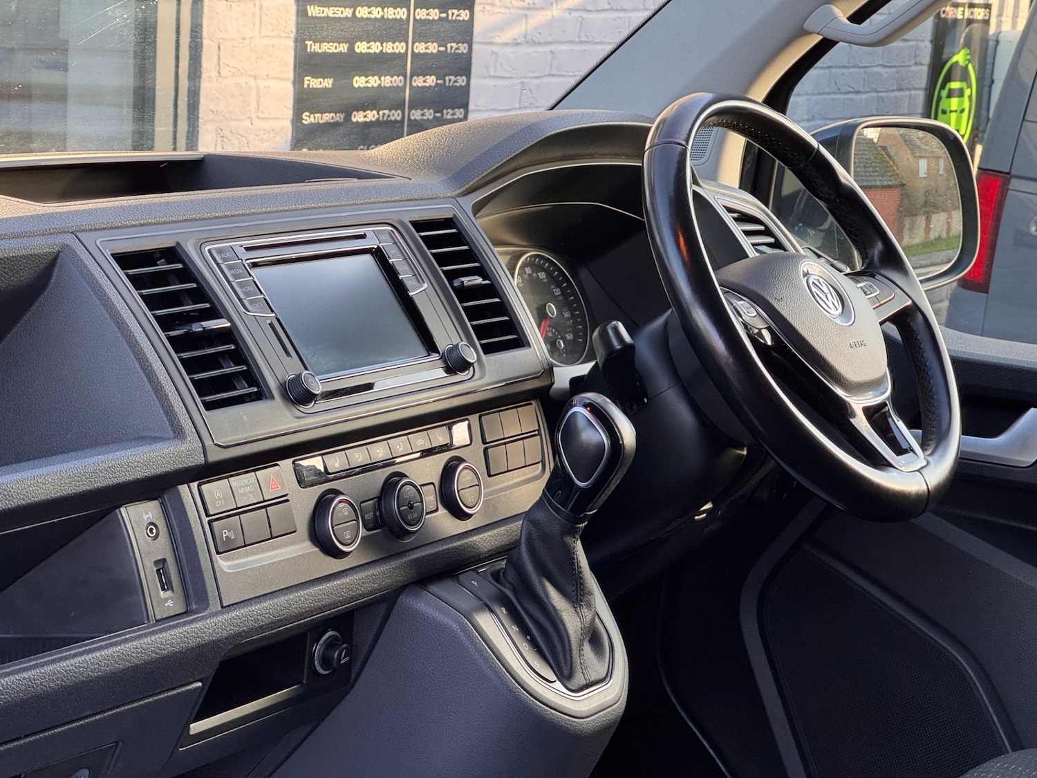 Used Volkswagen Transporter Shuttle 2019 for sale - 77319875: Photo 19