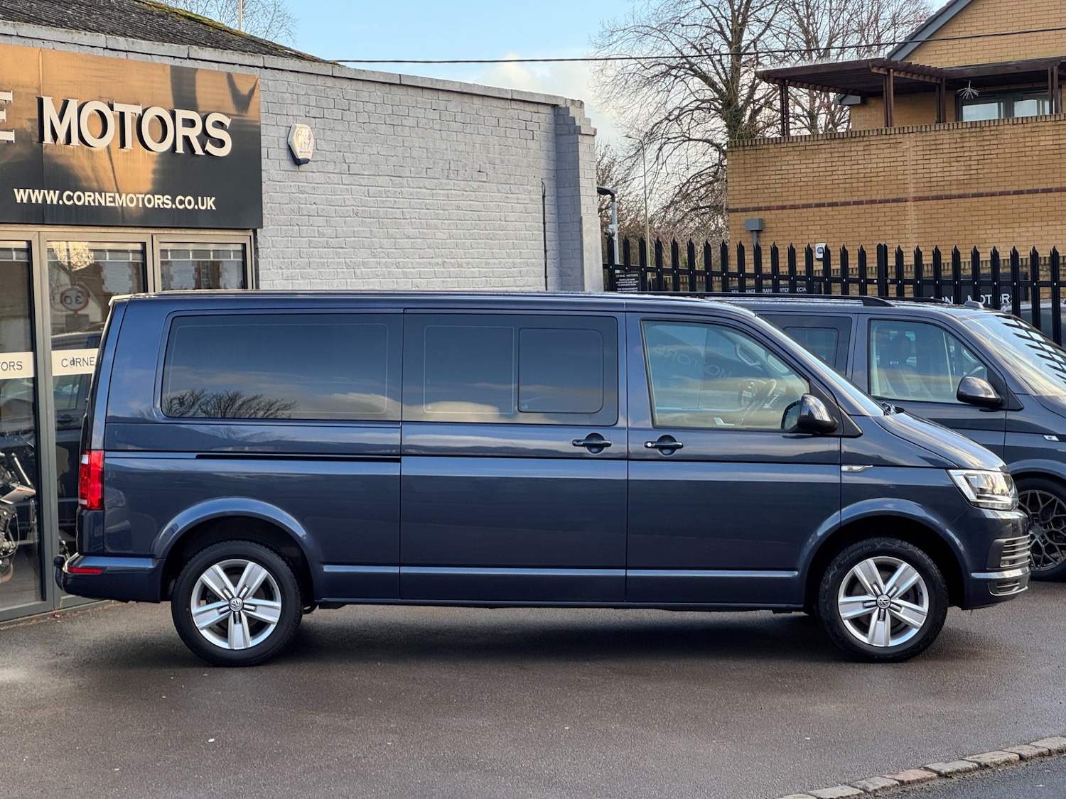 Used Volkswagen Transporter Shuttle 2019 for sale - 77319875: Photo 2