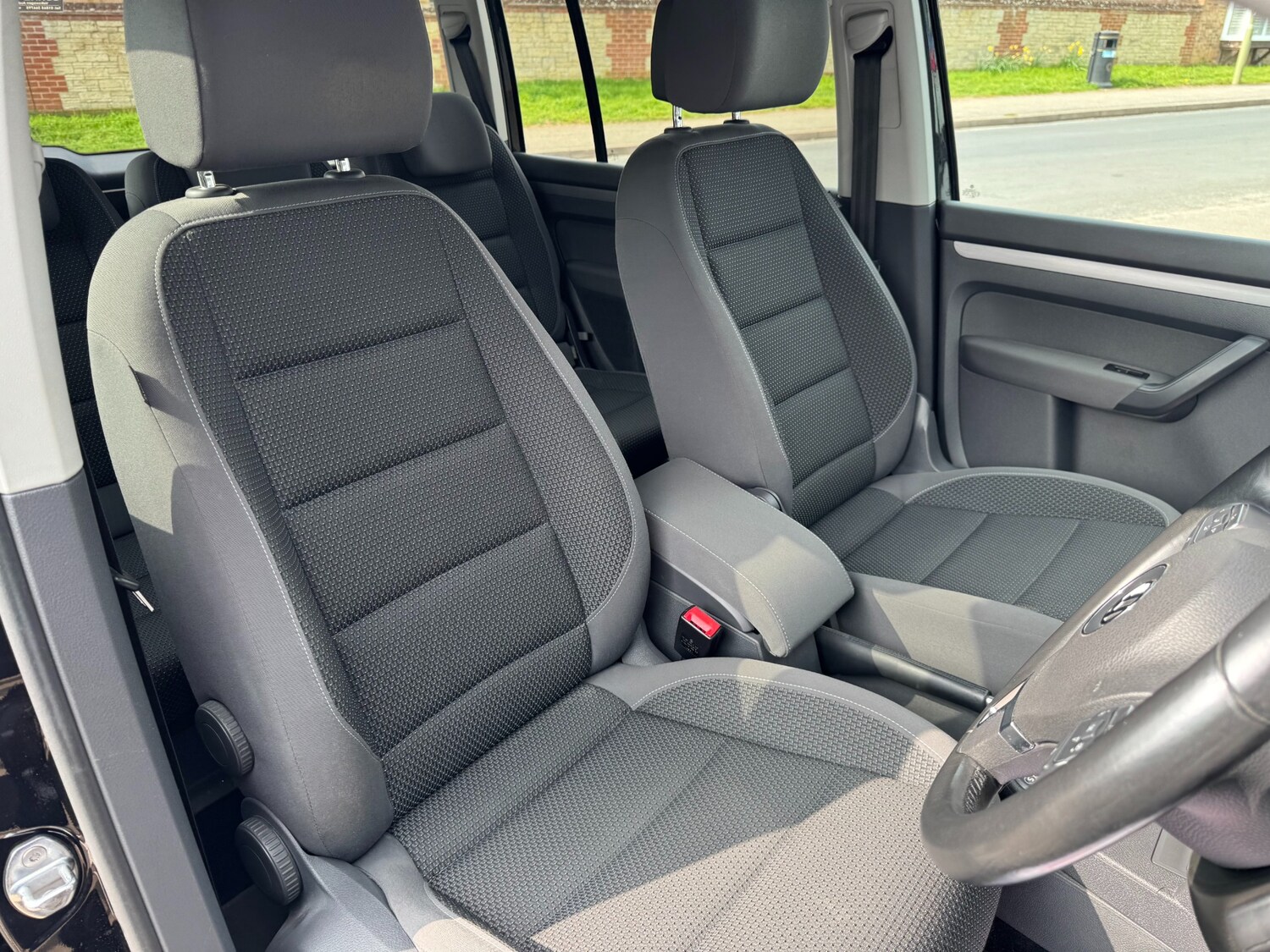 Used Volkswagen Touran 2014 for sale - 77991987: Photo 12