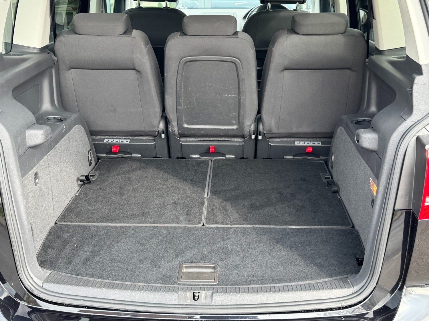 Used Volkswagen Touran 2014 for sale - 77991987: Photo 18