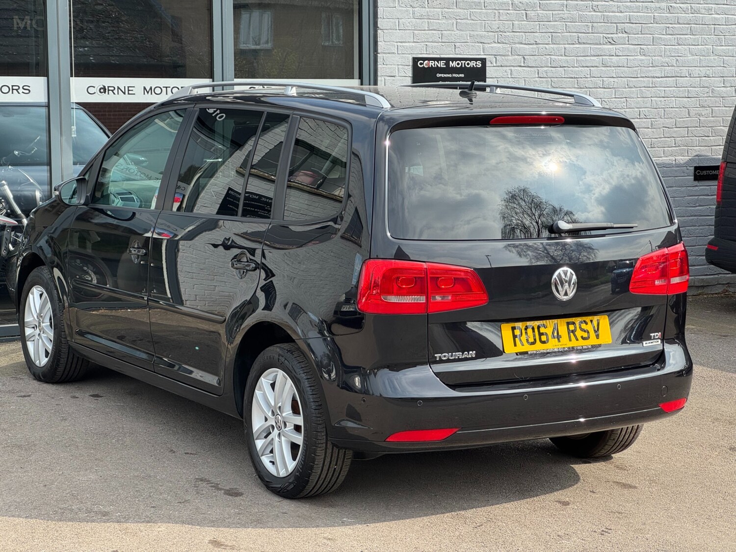 Used Volkswagen Touran 2014 for sale - 77991987: Photo 8