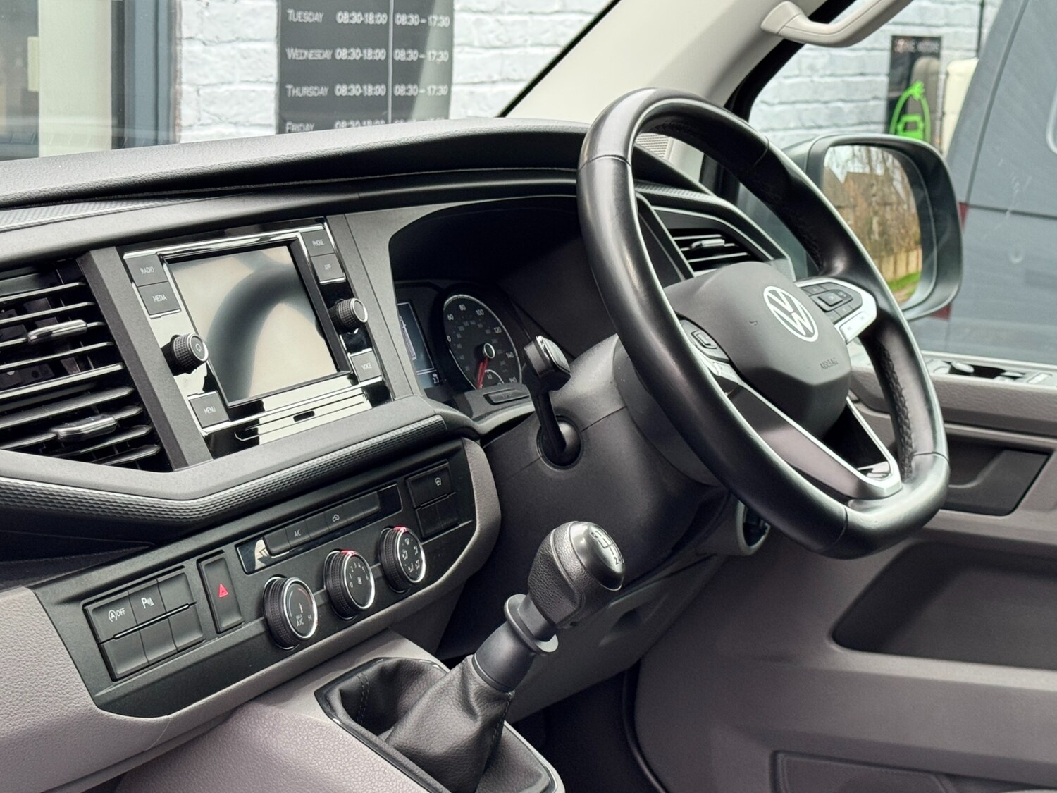 Used Volkswagen Transporter 2024 for sale - 76770256: Photo 14