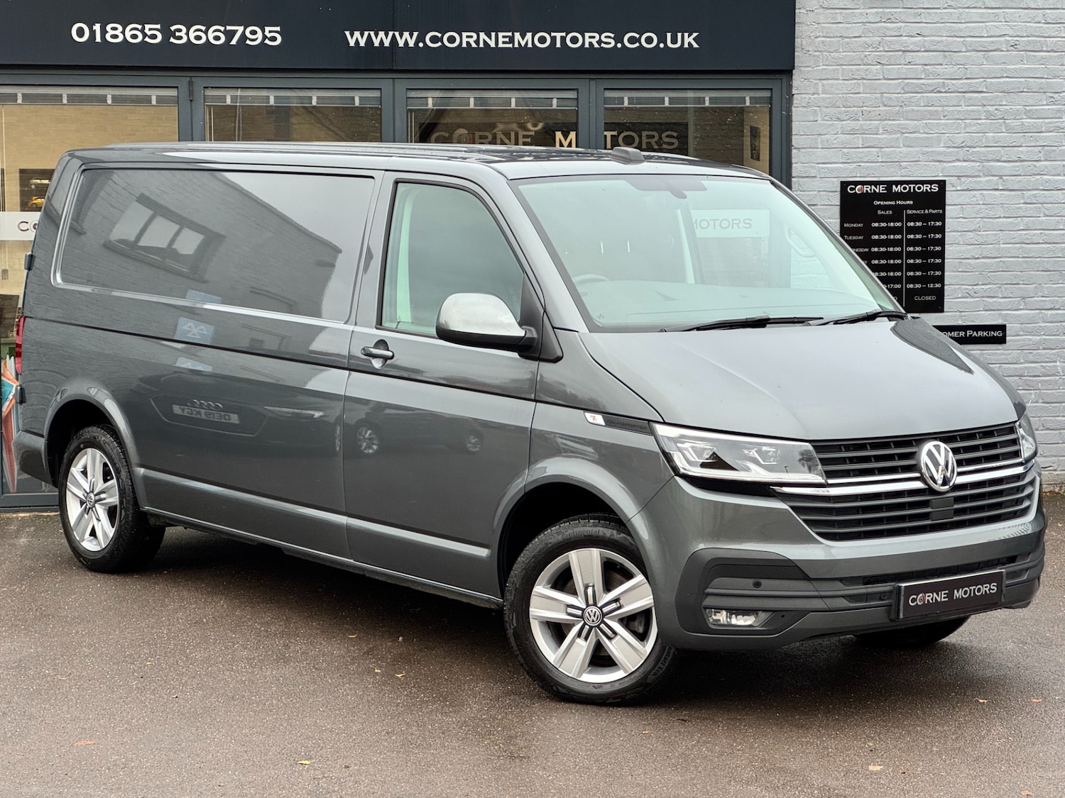 Used Volkswagen Transporter 2024 for sale - 76770256: Photo 2