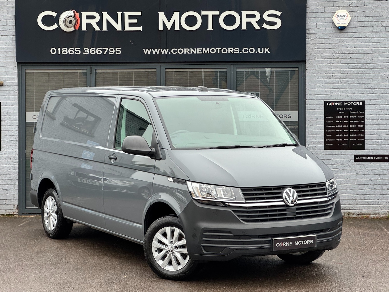 Used Volkswagen Transporter 2024 for sale - 76974591: Photo 1