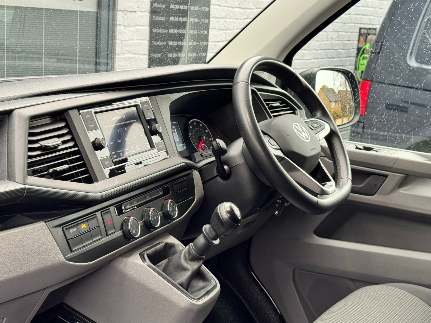 Used Volkswagen Transporter 2024 for sale - 76974591: Photo 15