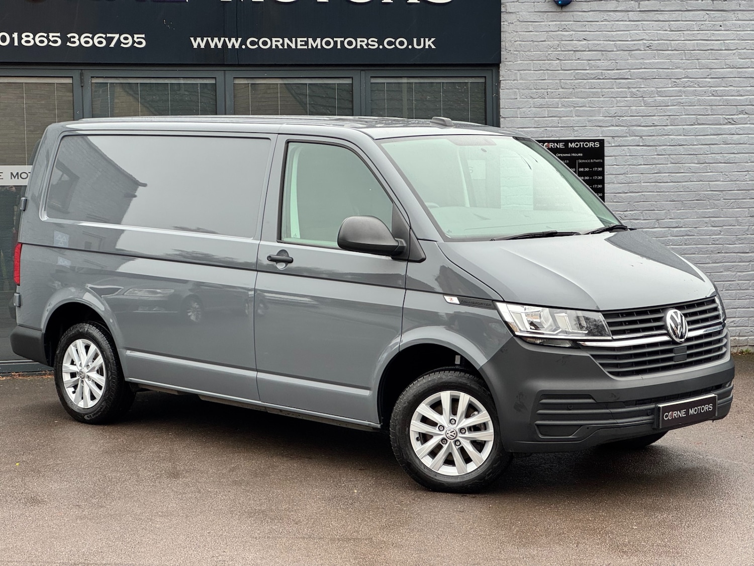 Used Volkswagen Transporter 2024 for sale - 76974591: Photo 2