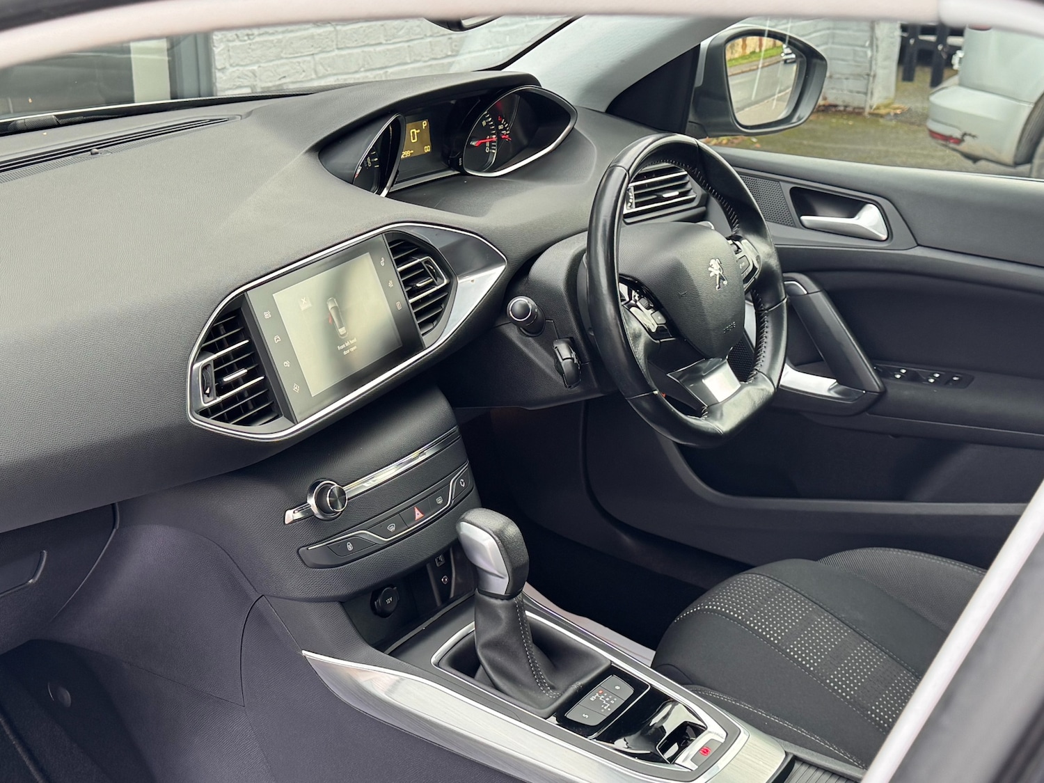 Used Peugeot 308 2017 for sale - 77166178: Photo 15