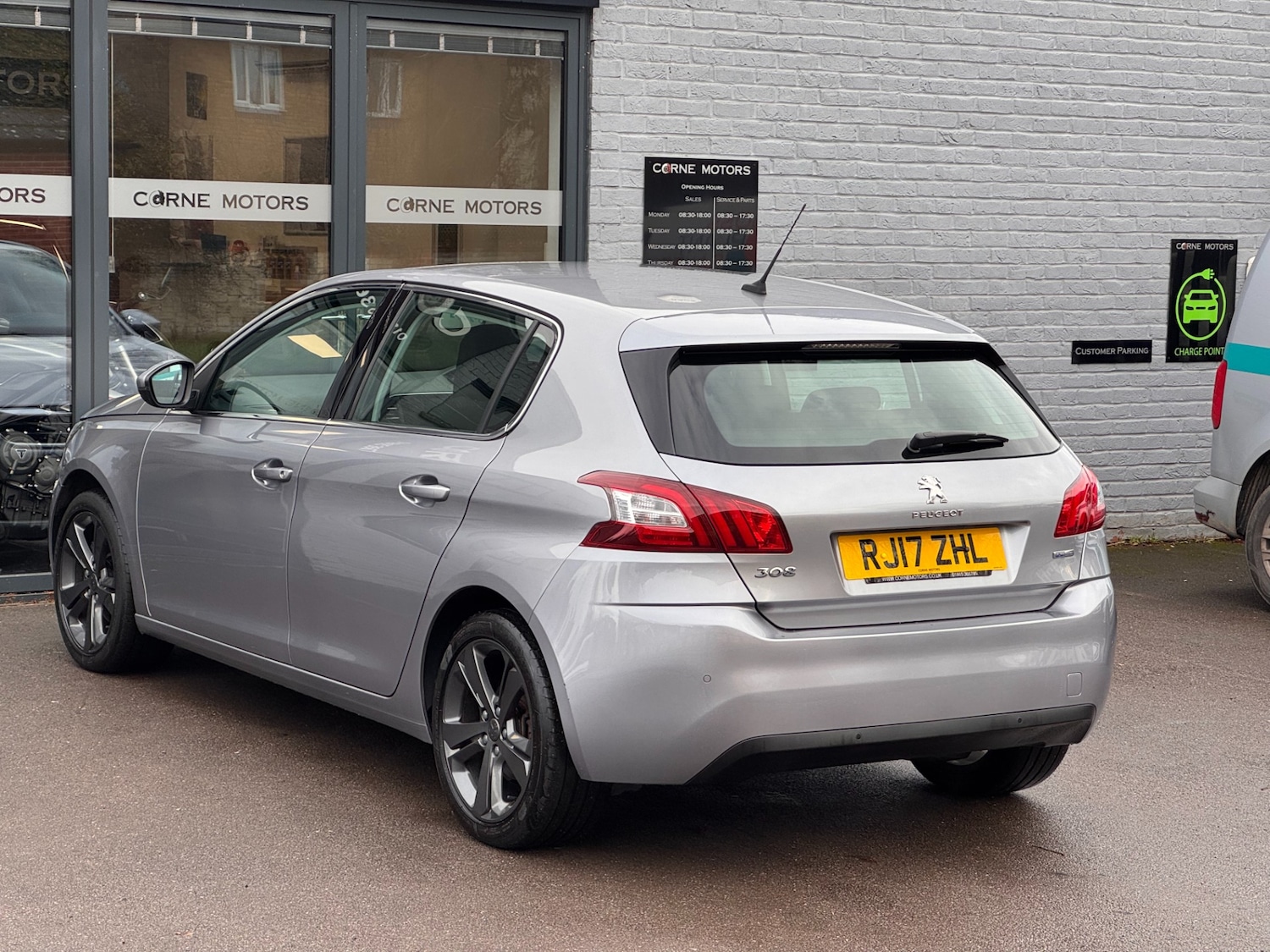 Used Peugeot 308 2017 for sale - 77166178: Photo 4