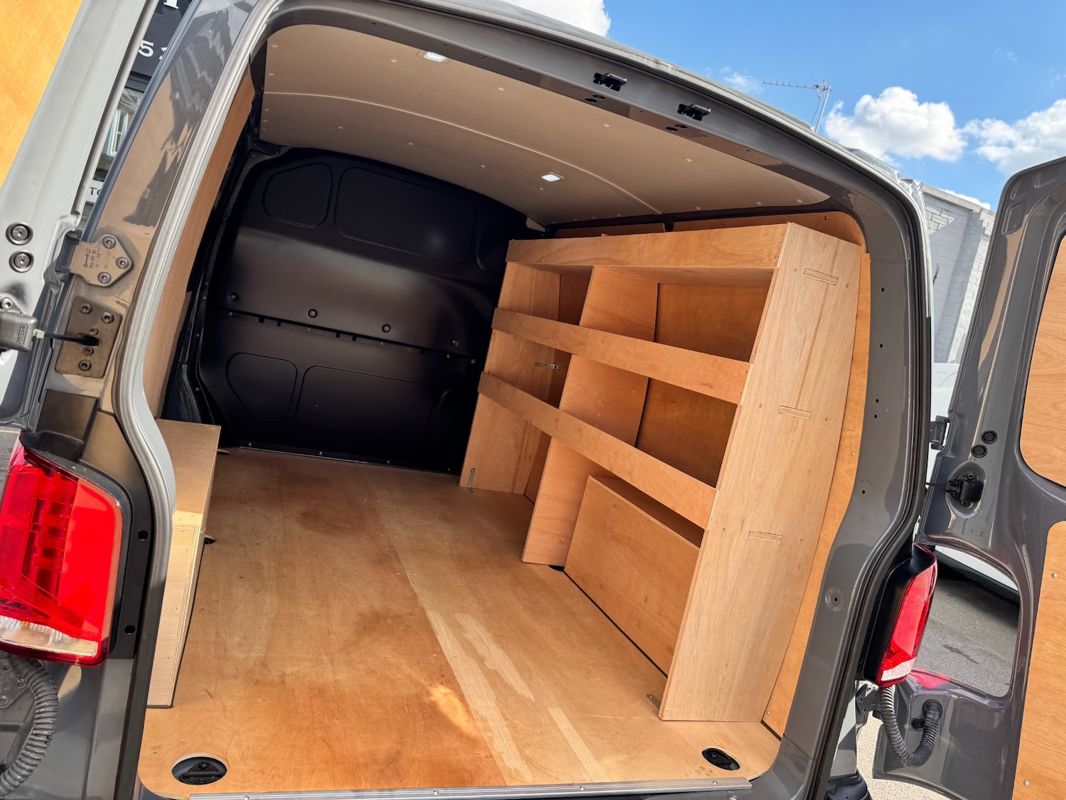 Used Volkswagen Transporter 2024 for sale - 76118050: Photo 18