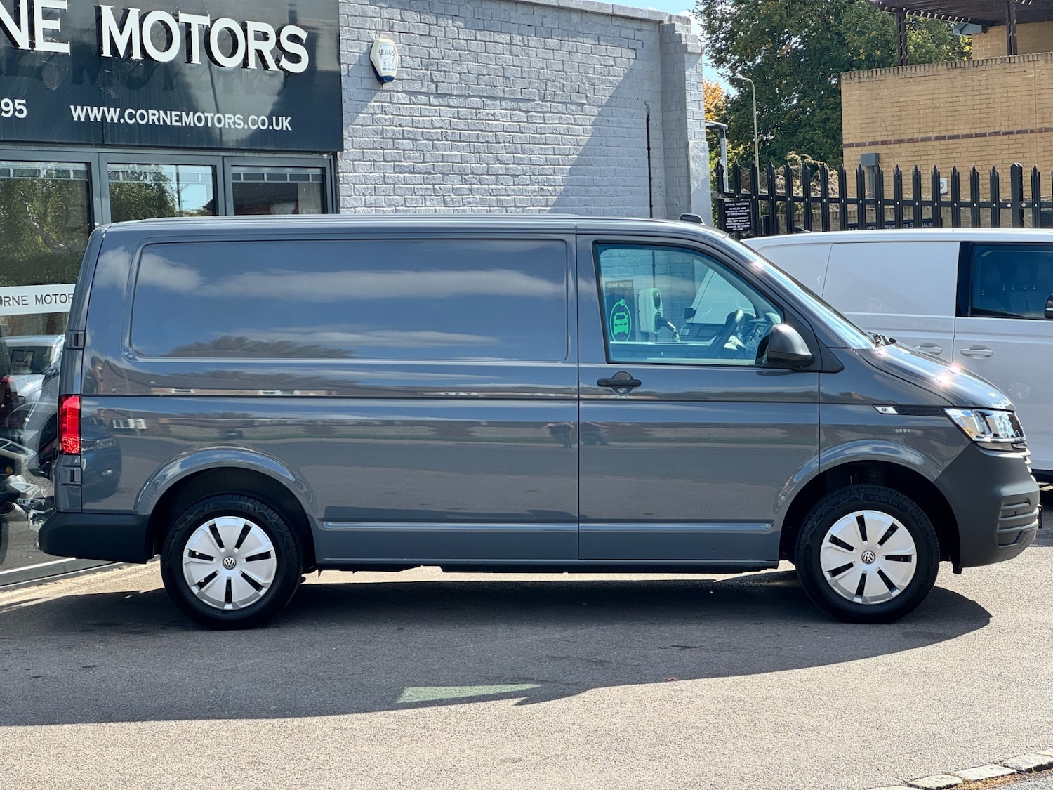 Used Volkswagen Transporter 2024 for sale - 76118050: Photo 8