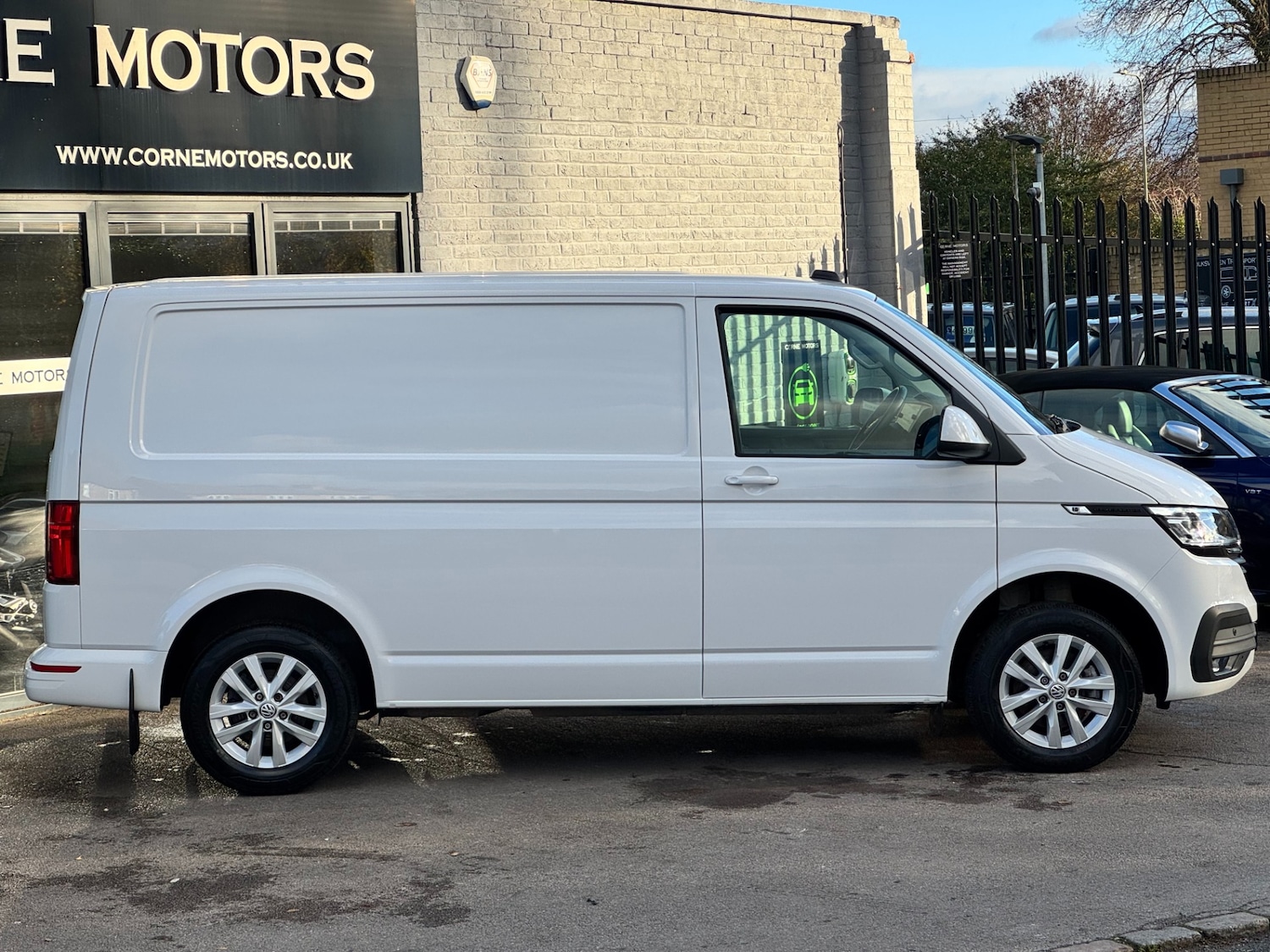 Used Volkswagen Transporter 2024 for sale - 76627382: Photo 4