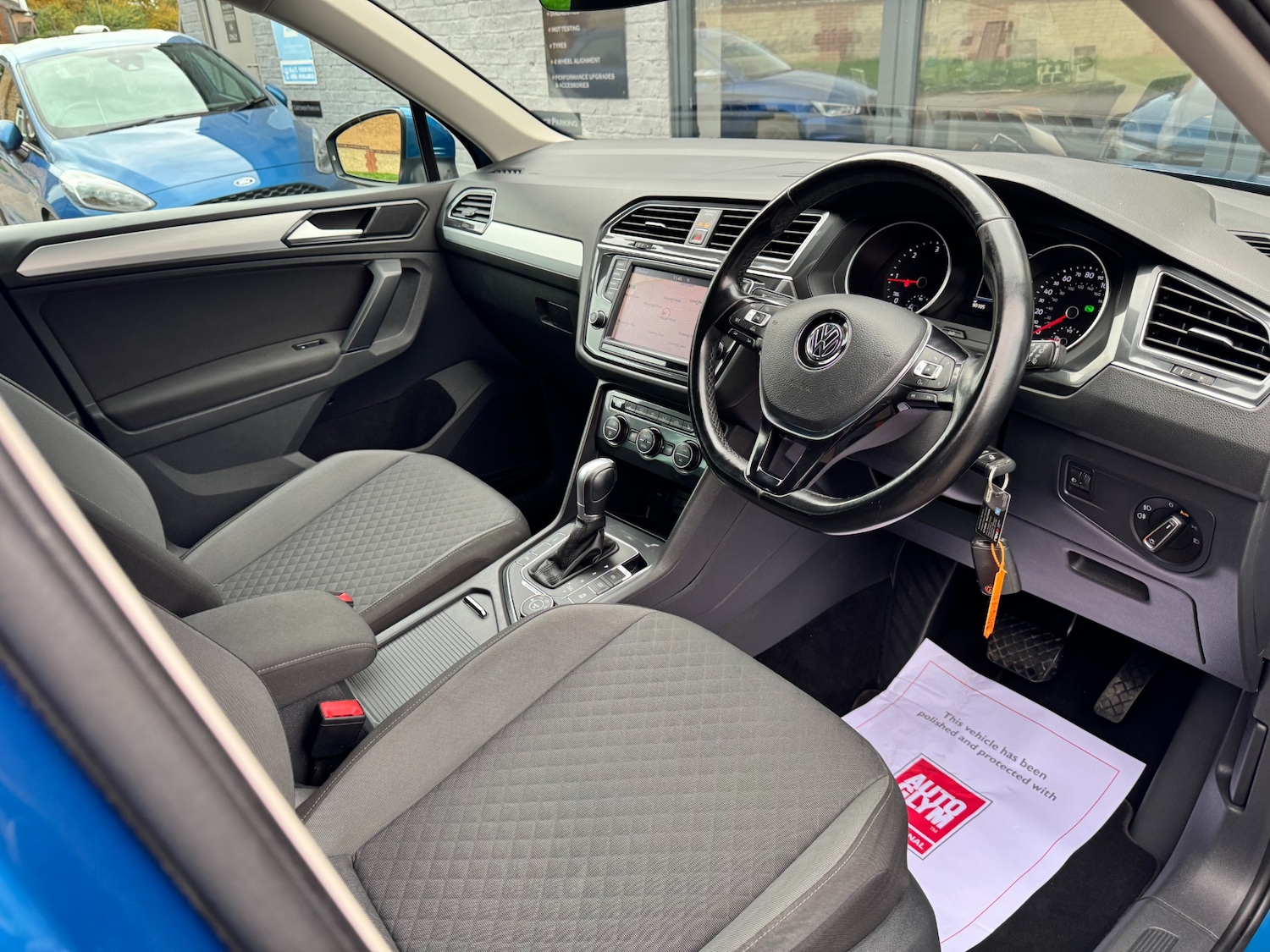 Used Volkswagen Tiguan 2017 for sale - 76324999: Photo 11