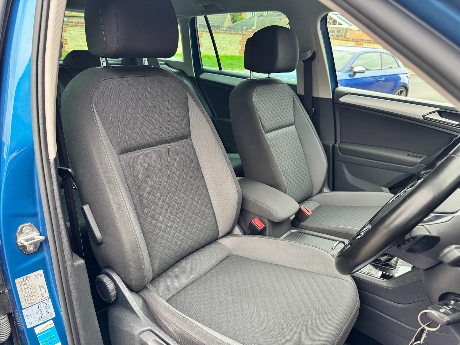 Used Volkswagen Tiguan 2017 for sale - 76324999: Photo 12
